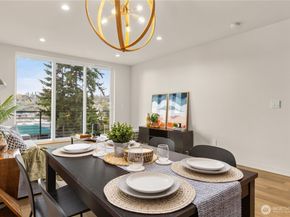 2273 14th Avenue W, Seattle WA 98119