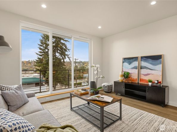 2273 14th Avenue W, Seattle WA 98119