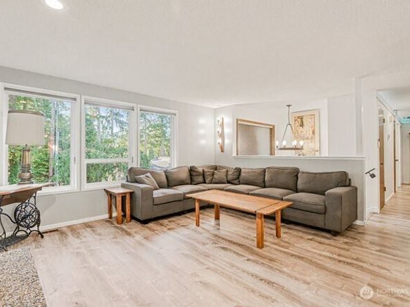 20111 80th Avenue W, Edmonds WA 98026