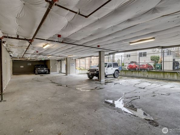 4547 8th Avenue NE 204, Seattle WA 98105