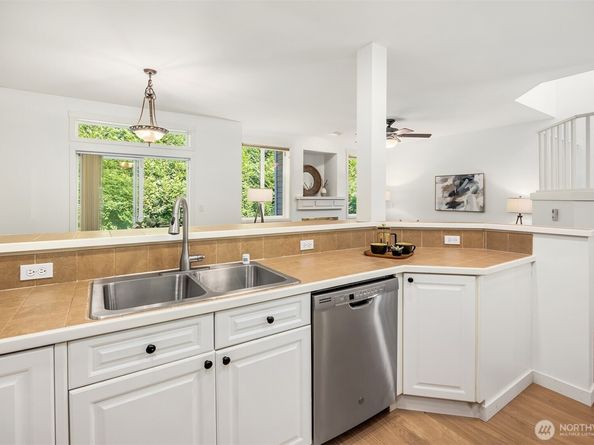 23722 SE 36th Lane, Sammamish WA 98029