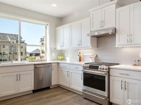 1088 6th Avenue NE 18.6, Issaquah WA 98029