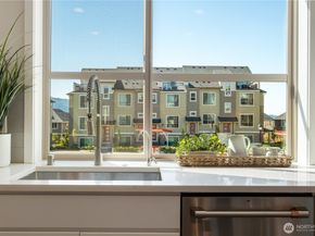 1088 6th Avenue NE 18.6, Issaquah WA 98029