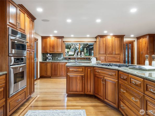 106 Cascade Key, Bellevue WA 98006