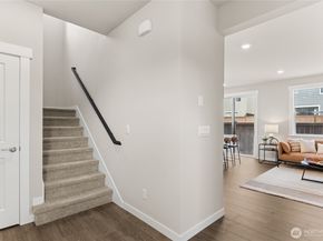 10512 135th Avenue NE 33, Kirkland WA 98033