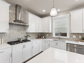 10512 135th Avenue NE 33, Kirkland WA 98033