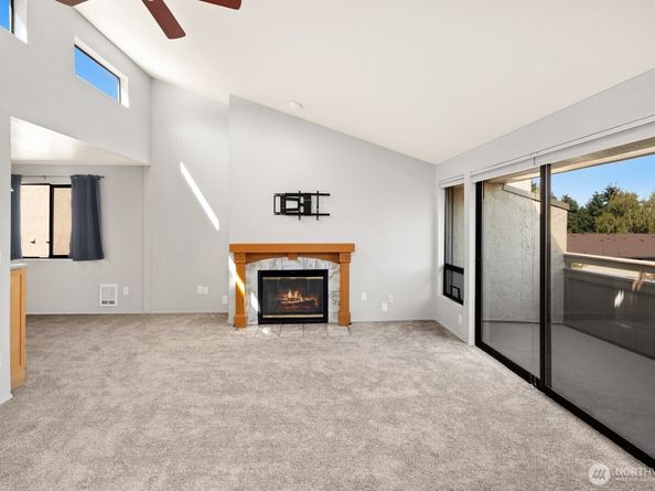 6652 Parkpoint Way NE D311, Seattle WA 98115