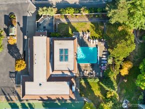 6652 Parkpoint Way NE D311, Seattle WA 98115