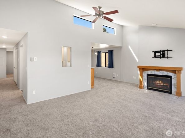 6652 Parkpoint Way NE D311, Seattle WA 98115
