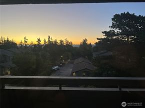 6652 Parkpoint Way NE D311, Seattle WA 98115