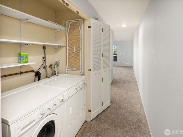 6652 Parkpoint Way NE D311, Seattle WA 98115