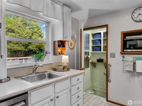 128 NE 174th Street, Shoreline WA 98155