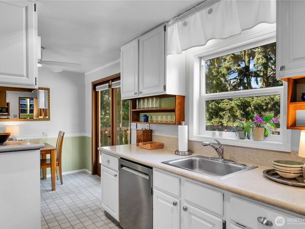 128 NE 174th Street, Shoreline WA 98155