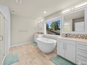 19821 75th Avenue NE, Kenmore WA 98028