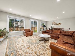 19821 75th Avenue NE, Kenmore WA 98028