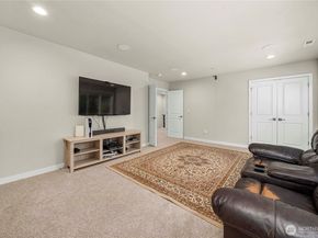 19821 75th Avenue NE, Kenmore WA 98028