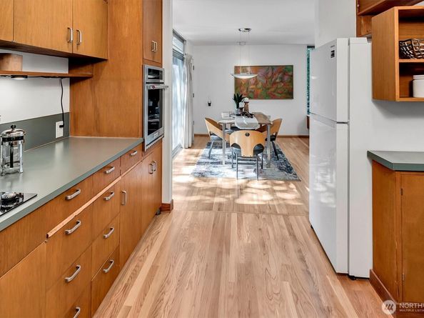 4230 W Mercer Way, Mercer Island WA 98040
