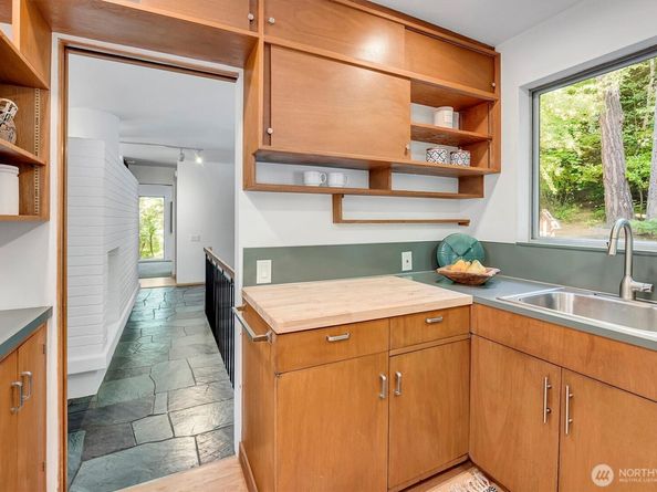 4230 W Mercer Way, Mercer Island WA 98040