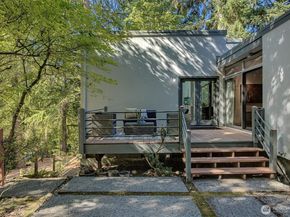 4230 W Mercer Way, Mercer Island WA 98040