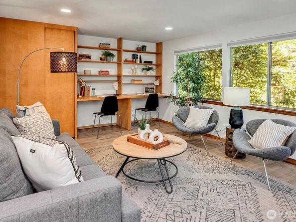 4230 W Mercer Way, Mercer Island WA 98040