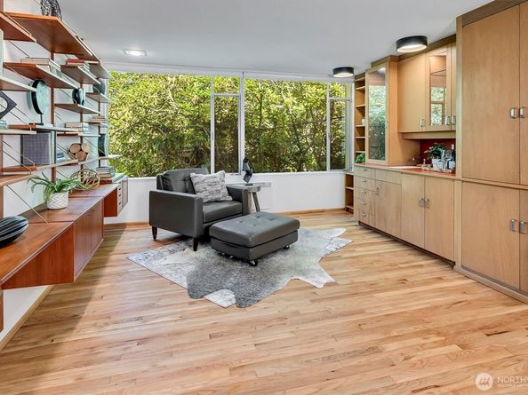 4230 W Mercer Way, Mercer Island WA 98040