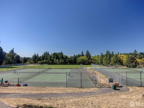 4230 W Mercer Way, Mercer Island WA 98040