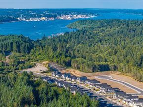 3952 McCormick Village Drive, Bremerton WA 98312