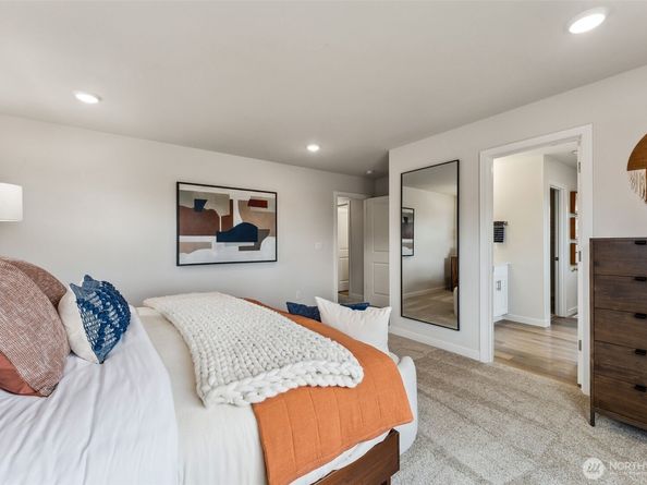 3952 McCormick Village Drive, Bremerton WA 98312