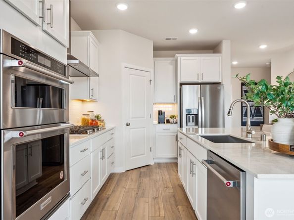 3952 McCormick Village Drive, Bremerton WA 98312