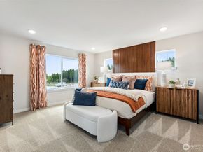 3952 McCormick Village Drive, Bremerton WA 98312