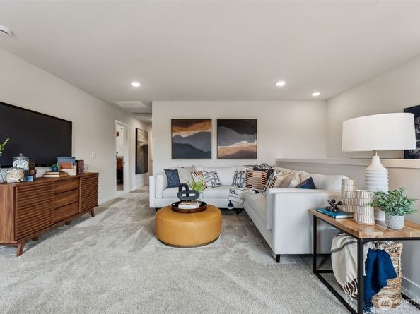 3952 McCormick Village Drive, Bremerton WA 98312
