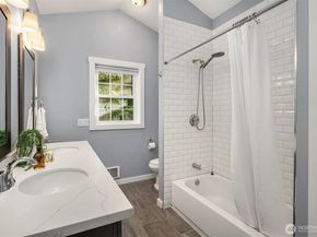 26833 SE 76th Place, Issaquah WA 98027