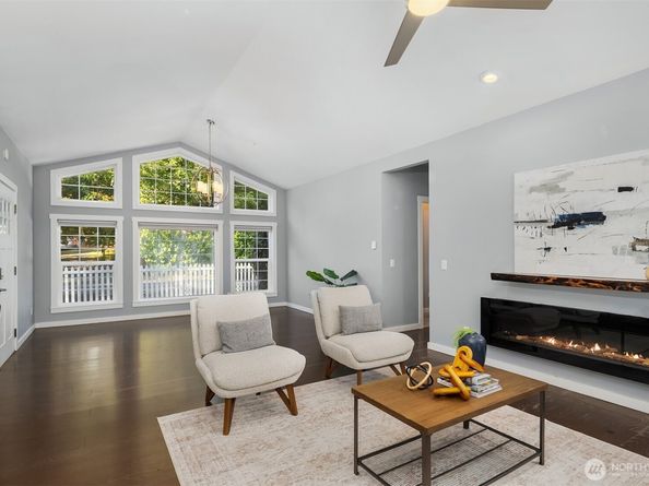 26833 SE 76th Place, Issaquah WA 98027
