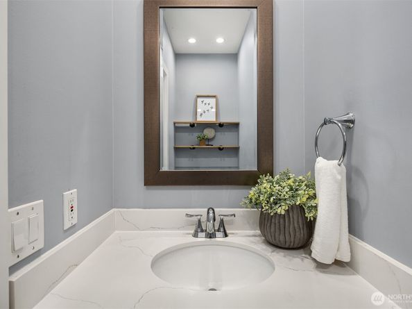26833 SE 76th Place, Issaquah WA 98027
