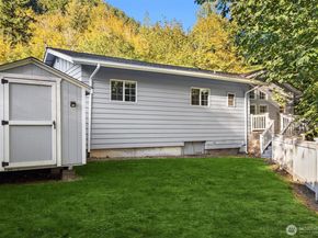 26833 SE 76th Place, Issaquah WA 98027