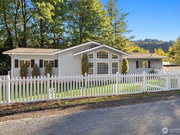 26833 SE 76th Place, Issaquah WA 98027