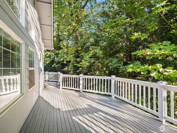 26833 SE 76th Place, Issaquah WA 98027
