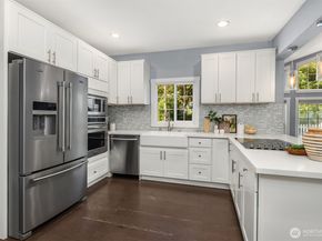 26833 SE 76th Place, Issaquah WA 98027