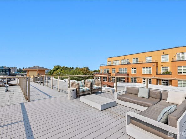 413 NE 70th Street 204, Seattle WA 98115