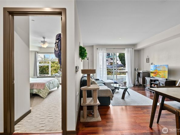 413 NE 70th Street 204, Seattle WA 98115