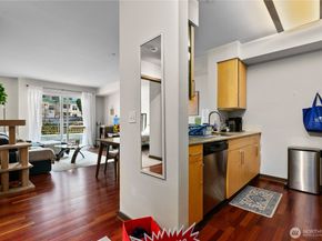 413 NE 70th Street 204, Seattle WA 98115