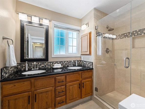 23122 35th Avenue SE, Bothell WA 98021