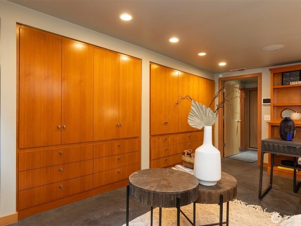 7 Newell Street, Seattle WA 98109