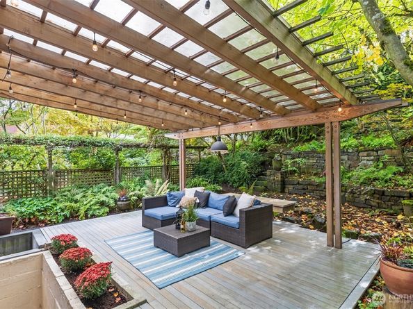 7 Newell Street, Seattle WA 98109