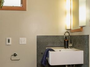 7 Newell Street, Seattle WA 98109