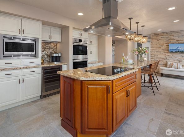 412 Hi Crest Drive, Auburn WA 98001