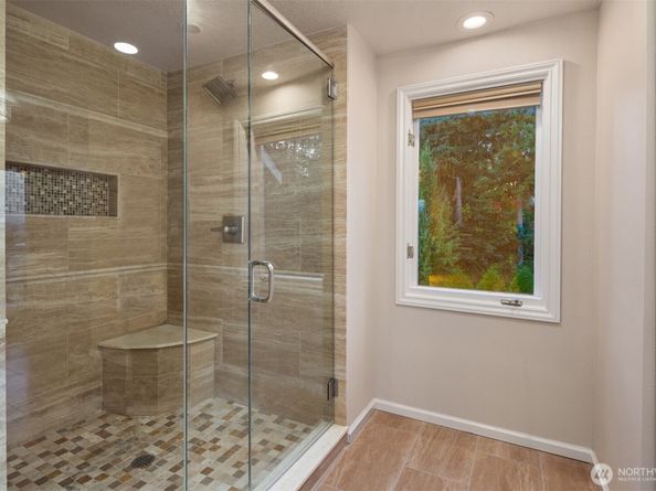 412 Hi Crest Drive, Auburn WA 98001