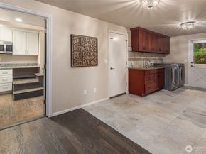 412 Hi Crest Drive, Auburn WA 98001