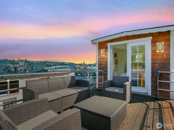 2143 N Northlake Way 15, Seattle WA 98103