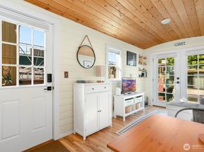 2143 N Northlake Way 15, Seattle WA 98103